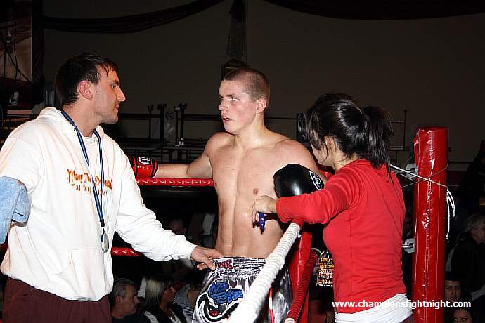 091218_0135_slonov-sahralian_k1_fight_night_ii.jpg