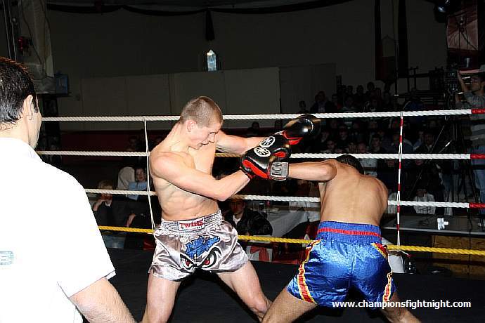 091218_0144_slonov-sahralian_k1_fight_night_ii.jpg