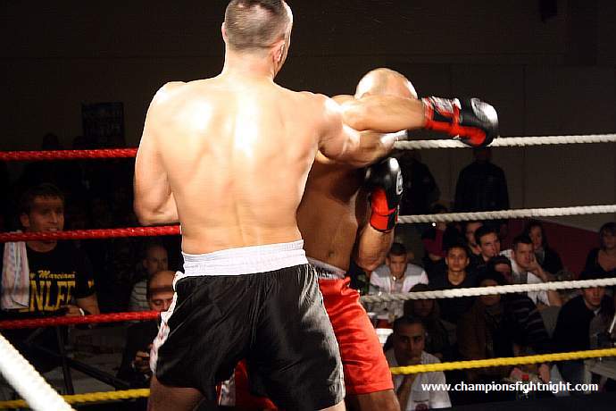 091218_0448_ocaktuerk-akrouch_k1_fight_night_ii.jpg