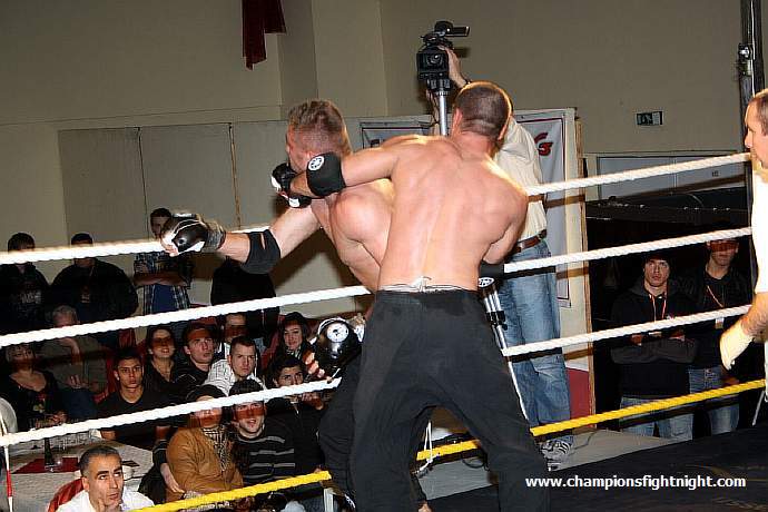 091218_0550_densiz-moser_k1_fight_night_ii.jpg